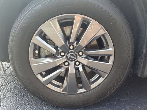 Used 2023 Nissan Pathfinder SV w/ SV Premium Package FWD image 14
