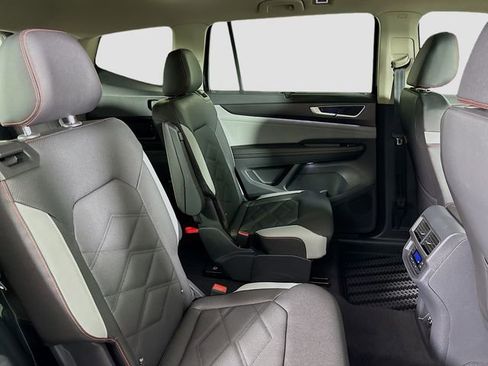 New 2026 Volkswagen Atlas Peak Edition image 29