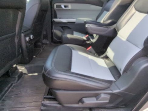 Used 2022 Ford Explorer XLT w/ Equipment Group 202A image 23