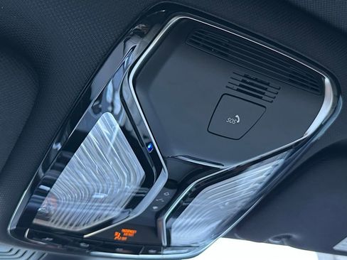 Used 2020 BMW 750i xDrive w/ Executive Package image 53