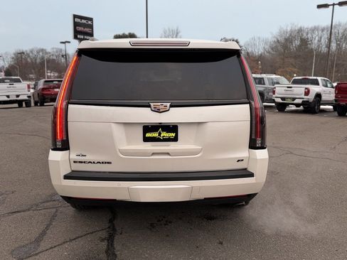 Used 2015 Cadillac Escalade Platinum image 4