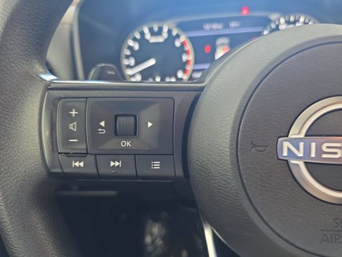Used 2023 Nissan Rogue S FWD image 16