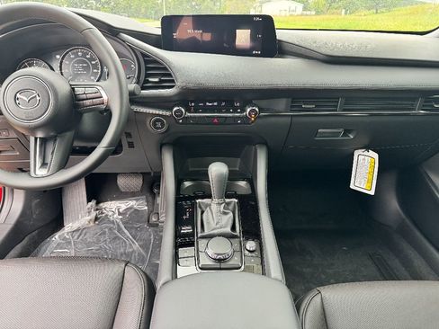 New 2026 MAZDA MAZDA3 Hatchback w/Premium Plus Pkg image 17