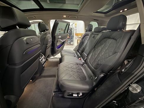 Used 2024 BMW X7 xDrive40i image 11