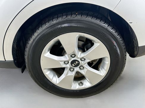 Used 2018 Kia Soul FWD image 32