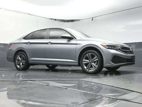 Used 2023 Volkswagen Jetta SE image 38