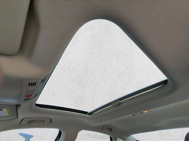 Used 2025 Volkswagen Jetta SE FWD image 16