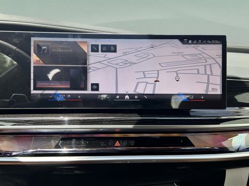 Used 2025 BMW 740i w/ Premium Package image 14