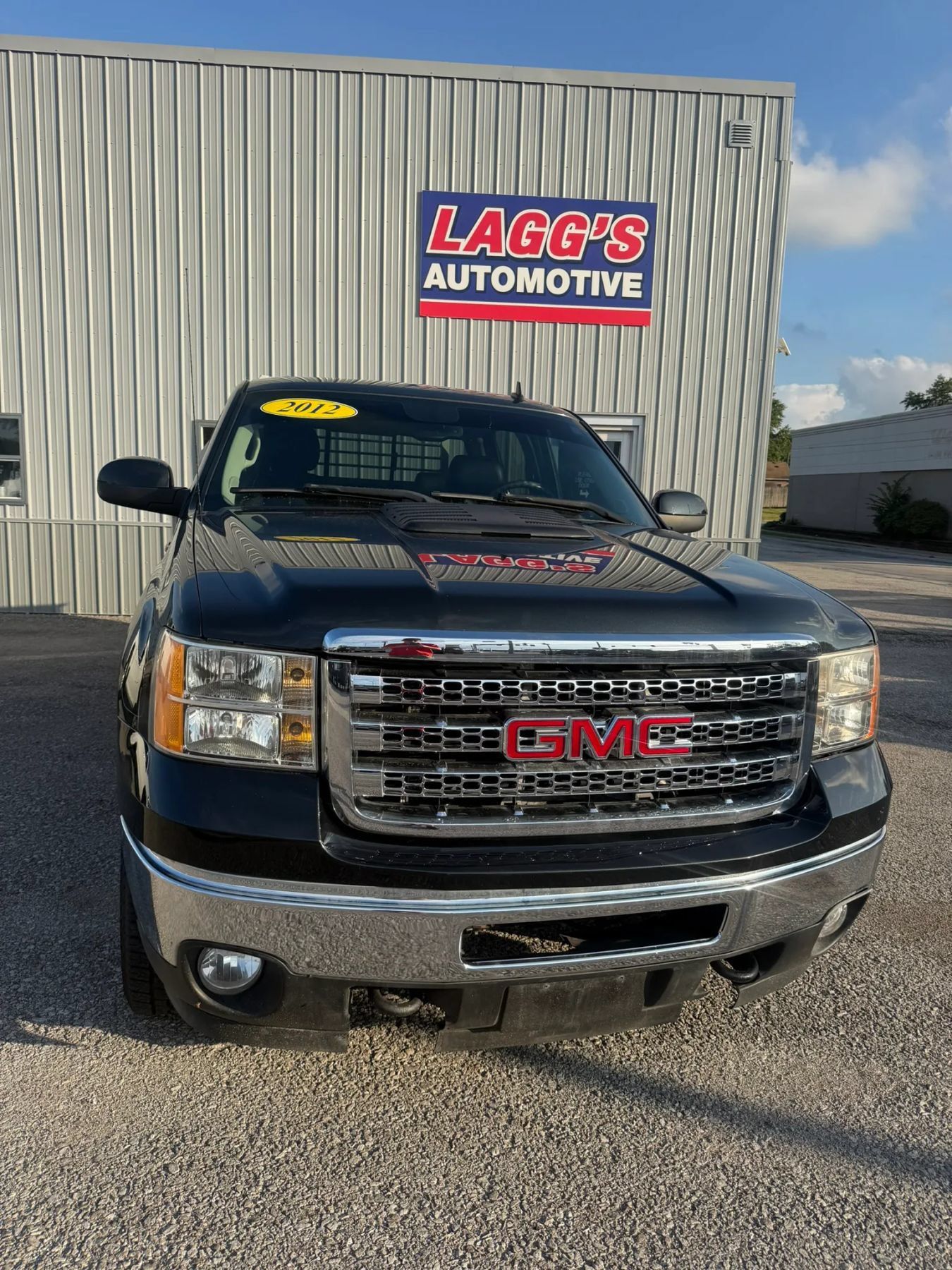 Used 2012 GMC Sierra 2500 SLT w/ SLT Convenience Package AWD/4WD image 2