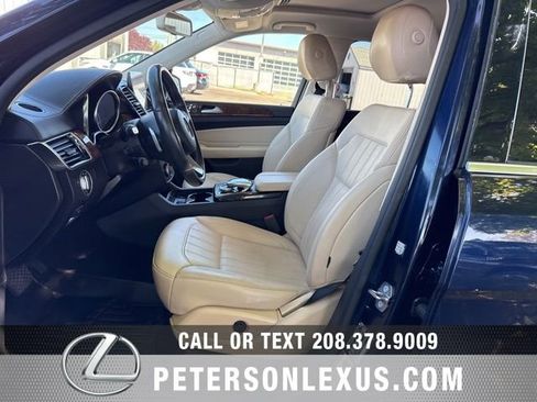 Used 2019 Mercedes-Benz GLS 450 4MATIC image 27