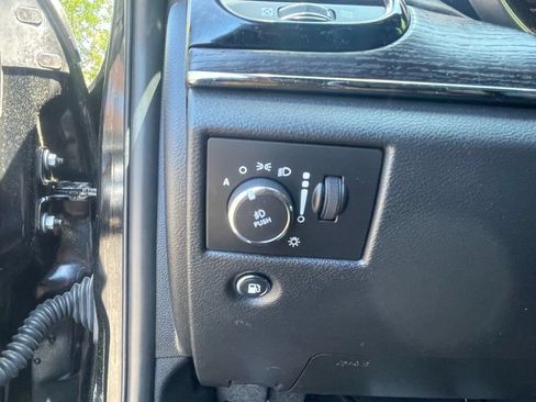 Used 2020 Jeep Grand Cherokee High Altitude AWD/4WD image 14