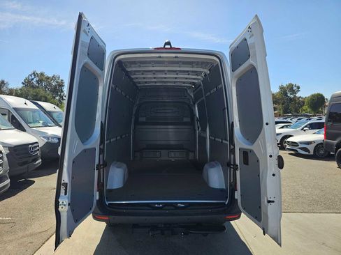 New 2026 Mercedes-Benz Sprinter 2500 image 16