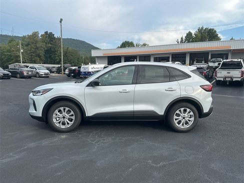 New 2025 Ford Escape Active w/ Tech Pack #1 image 8