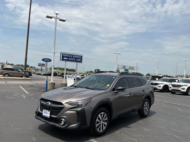 Used 2024 Subaru Outback Premium AWD/4WD image 7