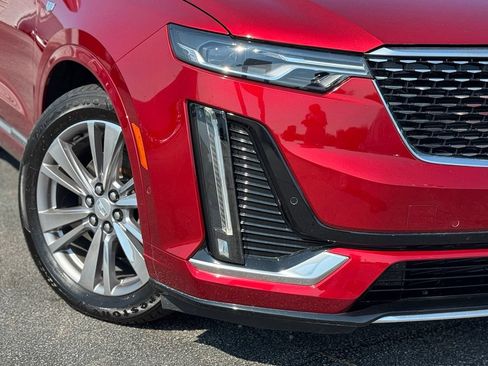 Used 2023 Cadillac XT6 Premium Luxury w/ Technology Package FWD image 3