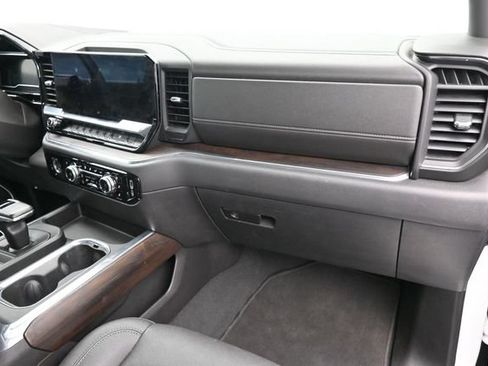 Used 2023 GMC Sierra 1500 SLT w/ SLT Convenience Package AWD/4WD image 24