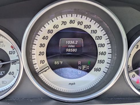 Used 2016 Mercedes-Benz E 350 4MATIC Sedan image 32