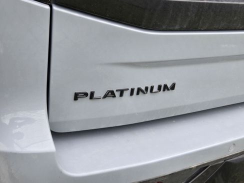 Used 2025 Ford Expedition Platinum w/ Stealth Performance Package AWD/4WD image 8