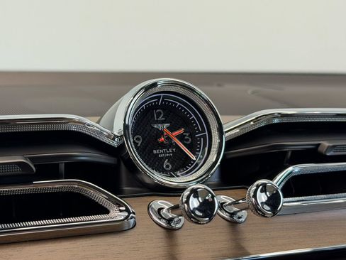 New 2026 Bentley Bentayga Extended Wheelbase AWD/4WD image 26