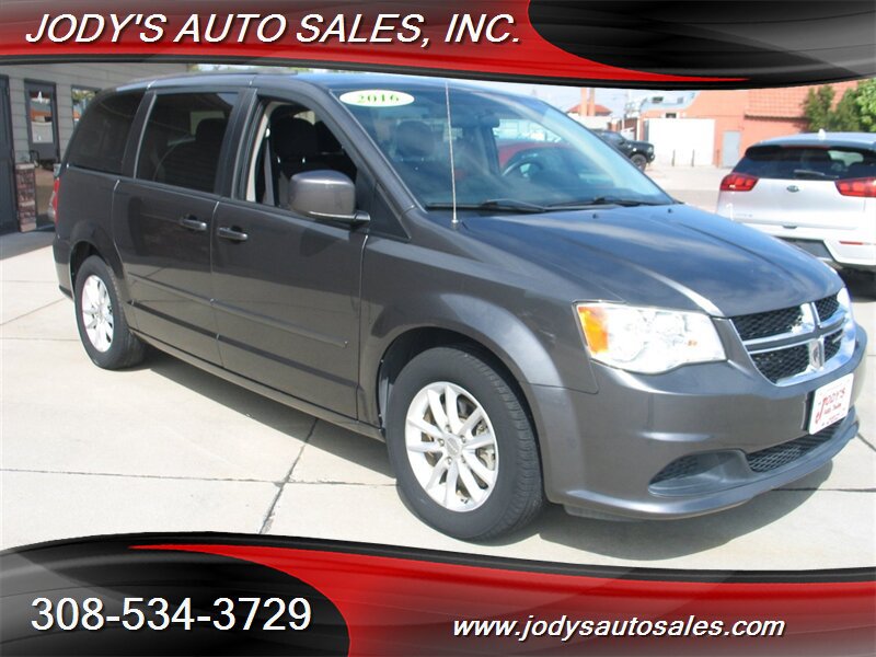 Used 2016 Dodge Grand Caravan SXT w/ Rear Park Assist Package FWD image 1