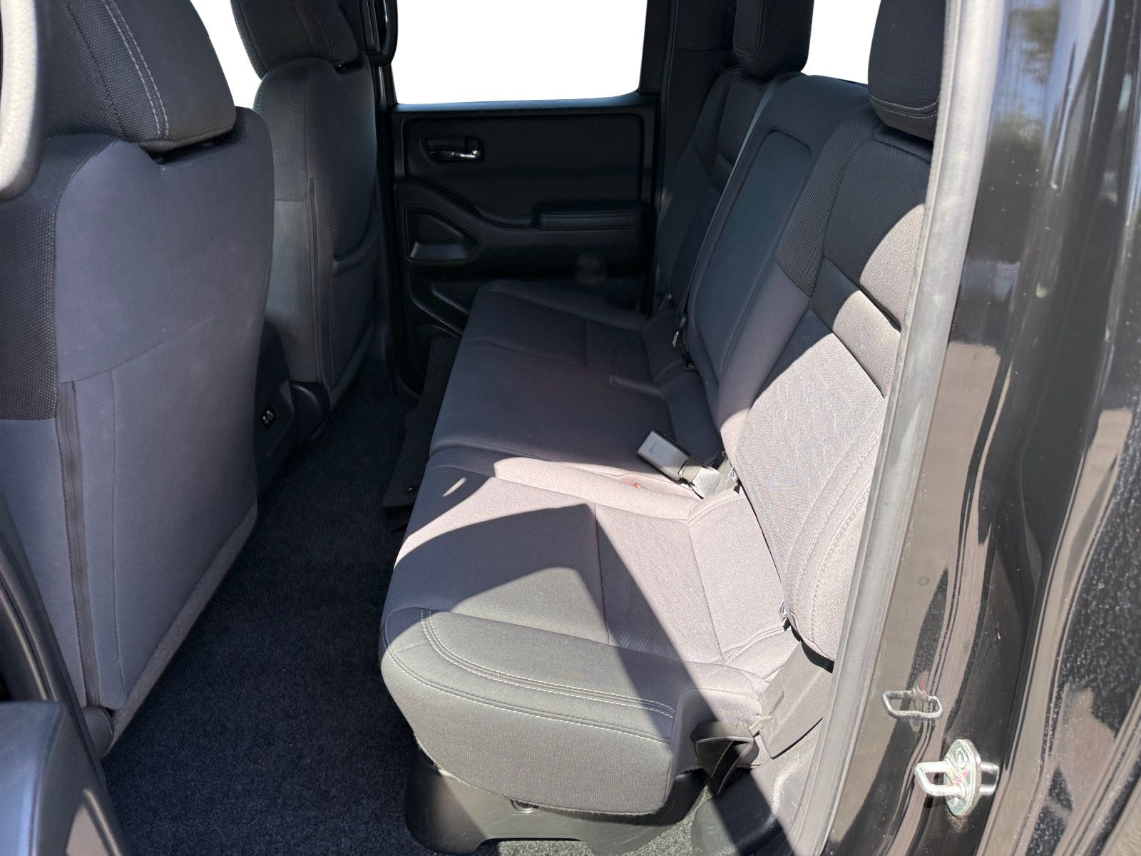 Used 2023 Nissan Frontier SV w/ Midnight Edition Package RWD image 16