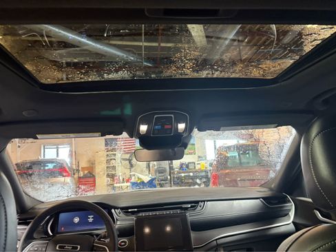 New 2025 Jeep Grand Cherokee Altitude image 14