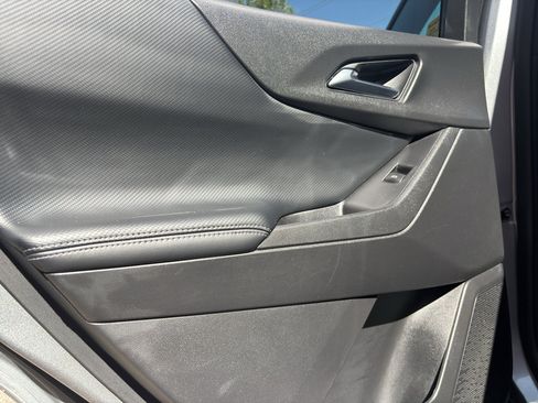Used 2025 Chevrolet Equinox LT AWD/4WD image 24