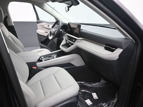 New 2026 Ford Explorer Active w/ Active Comfort Package image 24