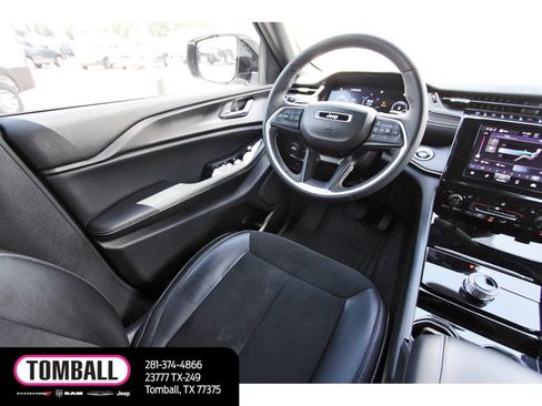 Used 2023 Jeep Grand Cherokee L Laredo AWD/4WD image 9