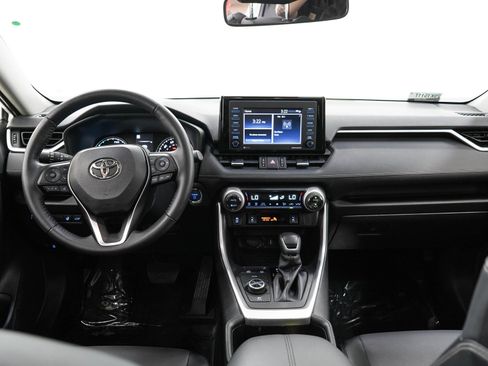 Used 2022 Toyota RAV4 XLE Premium AWD/4WD image 16