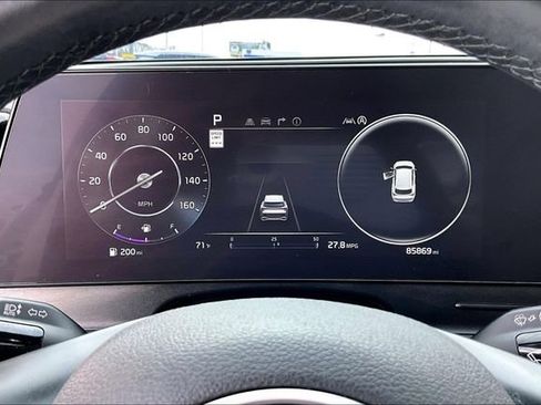 Used 2023 Kia Sportage SX image 12