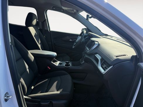 Used 2024 GMC Terrain SLE w/ Driver Convenience Package image 19