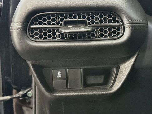 Used 2025 Honda HR-V LX image 17