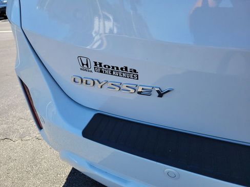 Certified 2025 Honda Odyssey Touring image 10