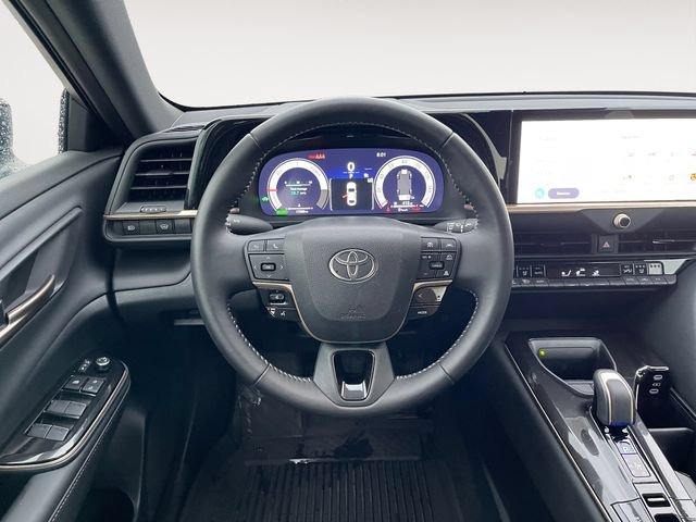 Used 2026 Toyota Crown AWD/4WD image 12
