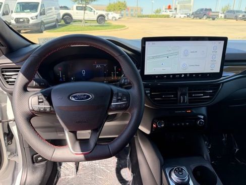 Used 2023 Ford Escape ST-Line w/ Tech Pack #1 image 11