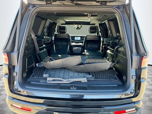 Used 2025 Jeep Wagoneer Series II image 21