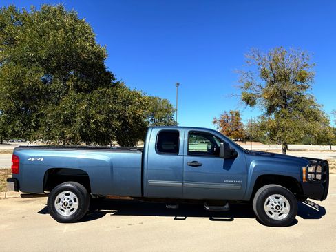 Used 2011 Chevrolet Silverado 2500 LT w/ Interior Plus Package image 62