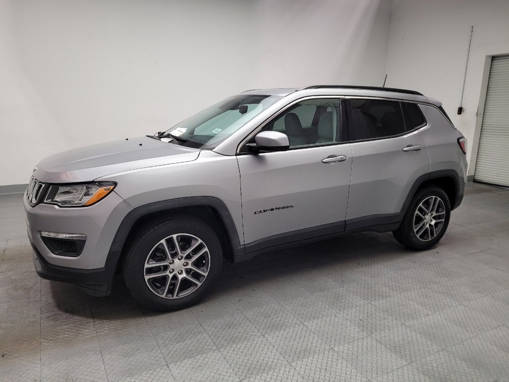 Used 2018 Jeep Compass Latitude FWD image 2