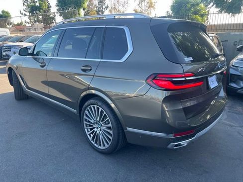 Used 2024 BMW X7 xDrive40i w/ Parking Assistance Package AWD/4WD image 2