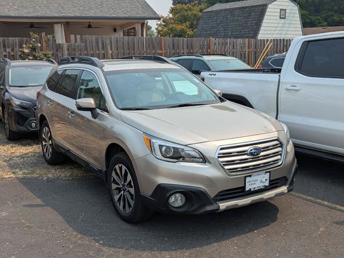 Used 2016 Subaru Outback 2.5i Limited AWD/4WD image 9