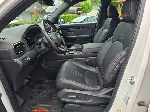 Used 2023 Honda Pilot TrailSport image 22
