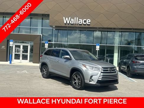 Used 2019 Toyota Highlander Plus AWD/4WD image 1
