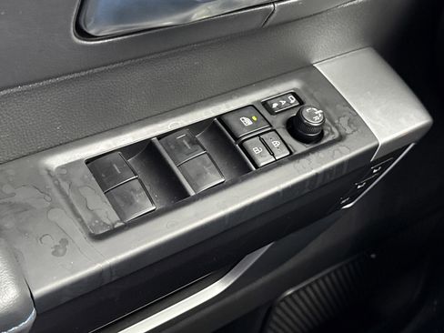 Used 2025 Toyota Sequoia Platinum image 21