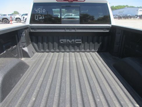 New 2026 GMC Sierra 1500 AT4 w/ AT4 Premium Package AWD/4WD image 7
