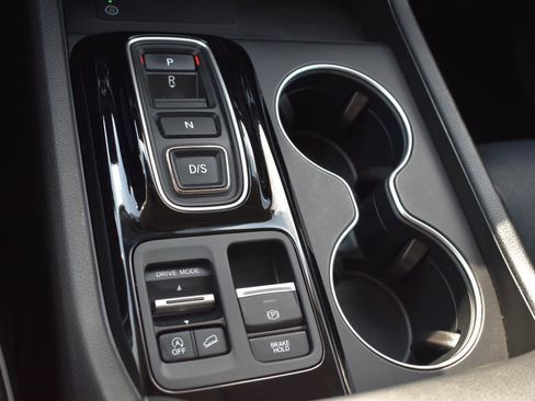 Used 2023 Honda Pilot Elite image 9