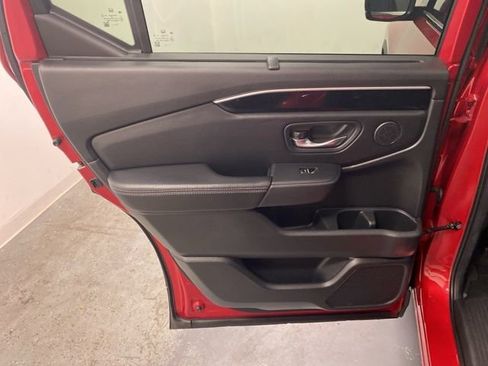 Used 2024 Honda Pilot Touring image 25