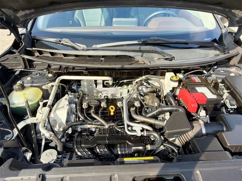 Used 2021 Nissan Rogue S image 32