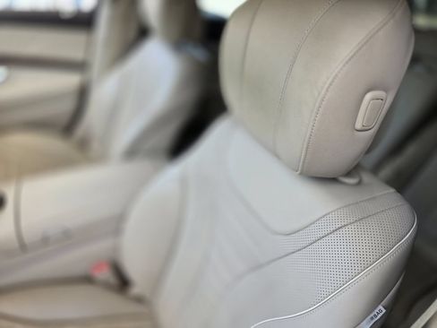 Used 2019 Mercedes-Benz S 560 4MATIC Sedan image 22