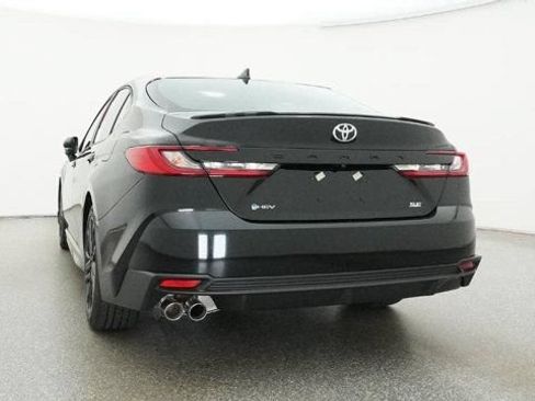 New 2026 Toyota Camry Hybrid FWD image 21